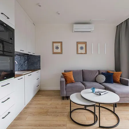 Salt & By 200 M Do Plazy, Ergo Arena