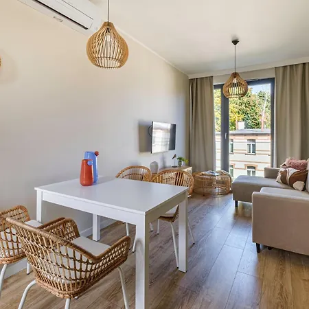 Salt & By 200 M Do Plazy, Ergo Arena *