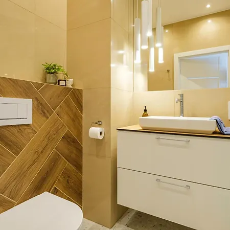 Salt & By 200 M Do Plazy, Ergo Arena * Sopot